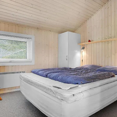 3 Bedroom Pet Friendly In *
