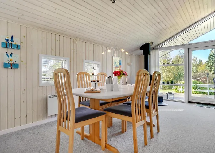 3 Bedroom Pet Friendly In *