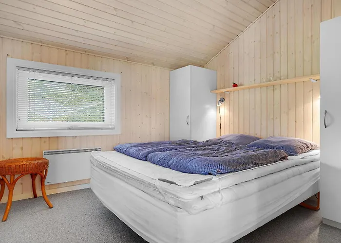 3 Bedroom Pet Friendly In *