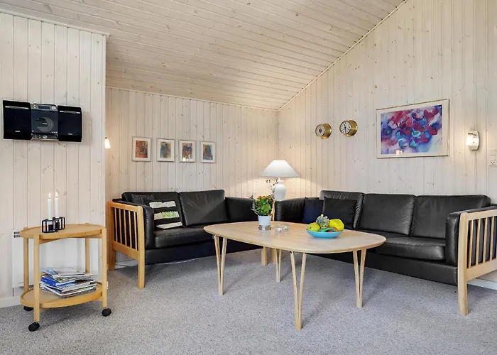 3 Bedroom Pet Friendly In *