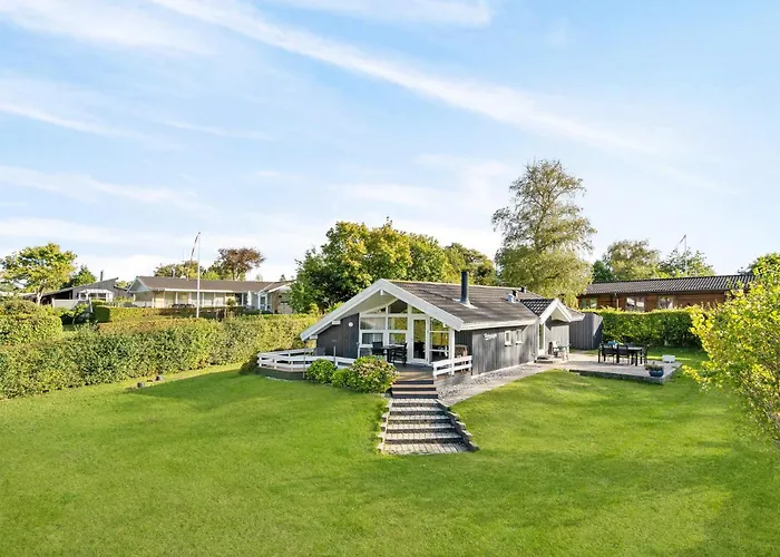 3 Bedroom Pet Friendly In *